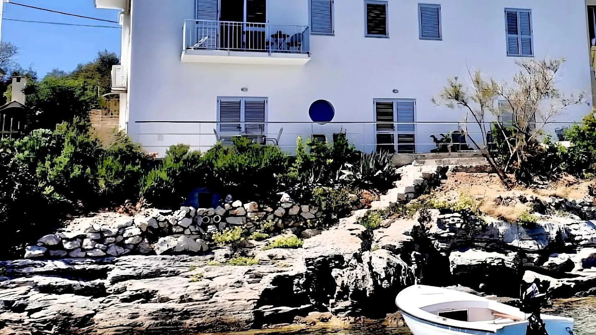 Gajeta Residence Bozava location